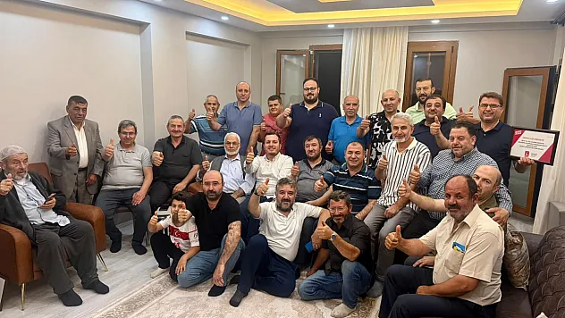 Saadet Partili Karataş'tan Erbakan Vecizeli Hediye