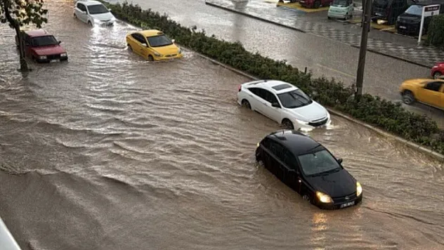 Sağanak Yağış Hayatı Olumsuz Etkiledi