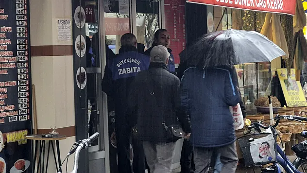 Sağanak Yağış Kentte Etkisini Gösterdi
