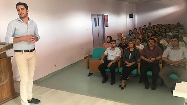 Sağlık çalışanlarına intiharı önleme eğitimi verildi