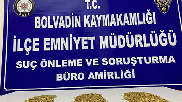 Sahte altınla dolandırıcılık yapan 2 kişi yakalandı