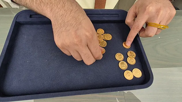 Sahte Altınları Bozdurmaya Geldi! Kuyumcunun Şüphesi Polisi Harekete Geçirdi