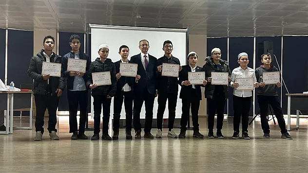 Salar'da Hafızlık Coşkusu