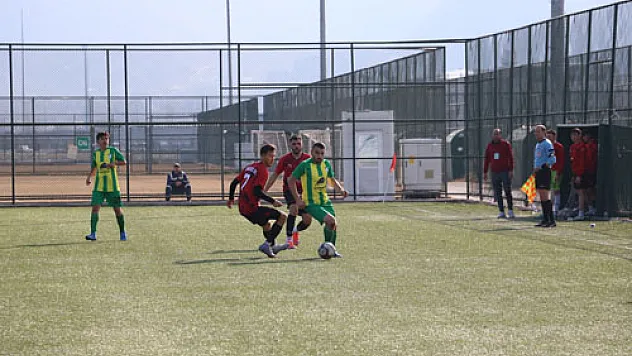 Salar mı Susuz mu kazanır
