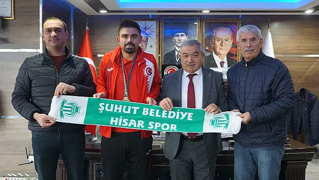 Şampiyon Takımın Futbolcusu Şuhut'ta
