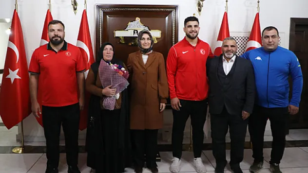Şampiyon Yiğitbaşı’nı ziyaret etti