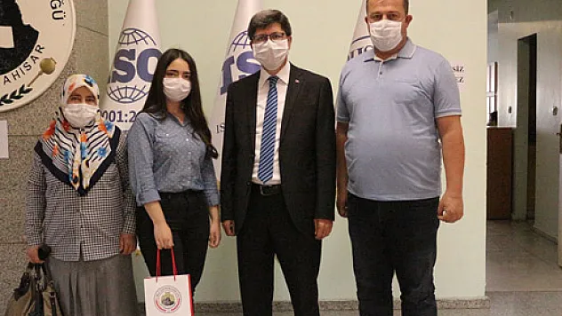 Şampiyonlardan Müdür Yalçın'a ziyaret