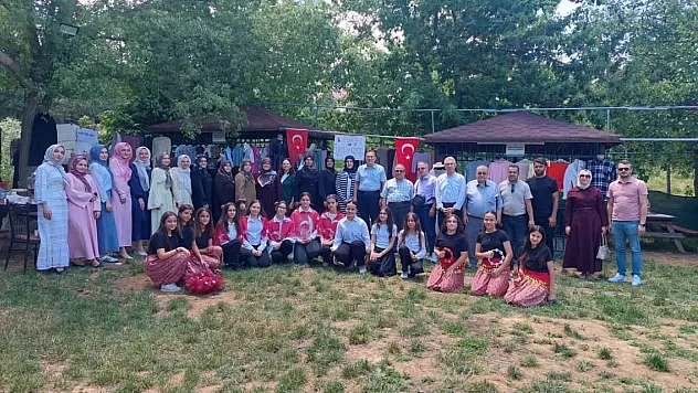 Sandıklı'da Dikiş Nakış Kursu Sergisi Yoğun İlgi Gördü