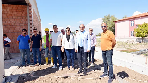 Sandıklı'da havuz inşaatı hızla ilerliyor
