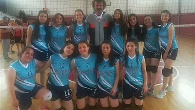 Sandıklı'da Voleybol turnuvası düzenlendi – Kocatepe Gazetesi