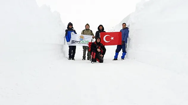 SANDOS karlarla kaplı Kumalar'a tırmandı