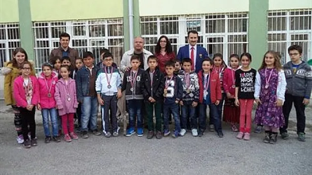 Satranç turnuvasına 65 sporcu katıldı