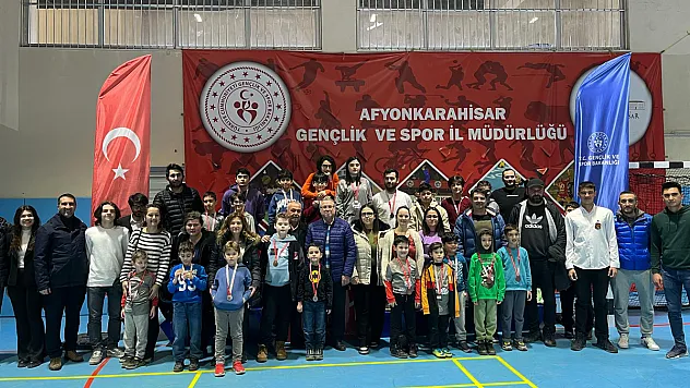 Satranç Ustaları “Sevgililer Günü” İçin Yarıştı