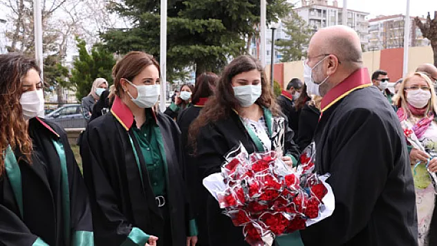 'Savunma kendini savunmak zorunda kalmamalı!'