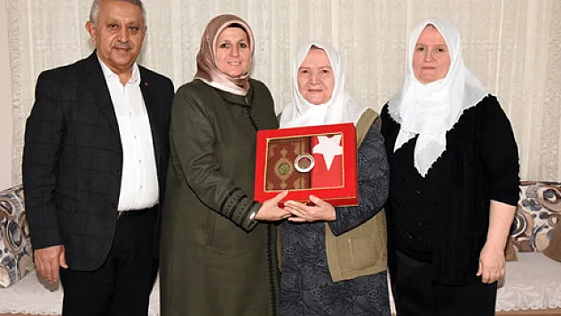 “Şehit aileleri ve  gazilerimizin emrindeyiz”