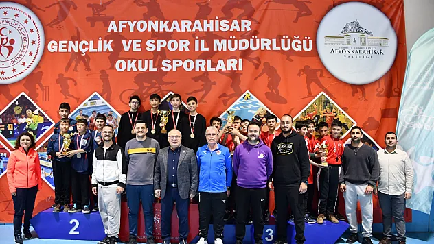 Şehit Ömer Halisdemir Ortaokulu Şampiyon