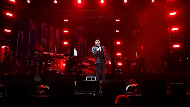 Semicenk Konserinde İzdiham Yaşandı