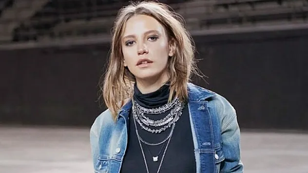 Serenay Sarıkaya Hangi Üniversite Mezunu?