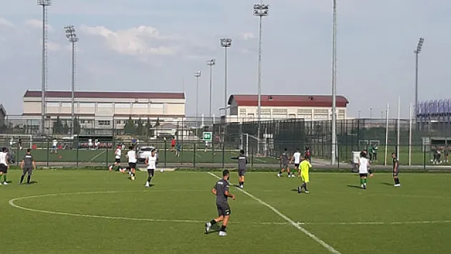 Serik hazırlık maçını 2-0 kazandı