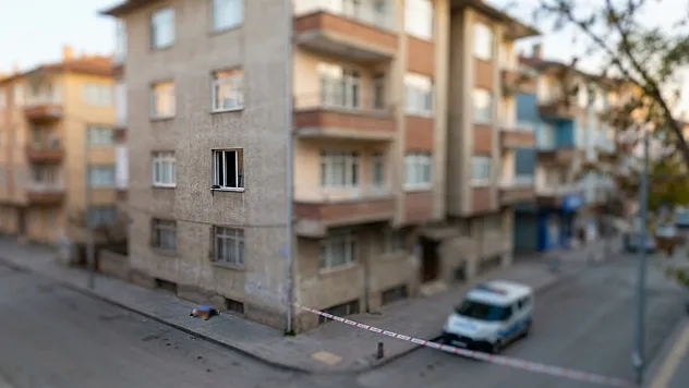 Sevgilisiyle Birlikteyken Kardeşi Gördü, Sonrası Korkunç