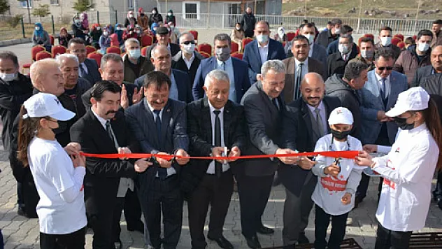 Seydiler Ortaokulu'nda Bilim Fuarı açıldı