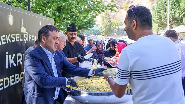 Şeyh Edebali Külliyesi'nde Şifalı Pilav Etkinliği Devam Ediyor