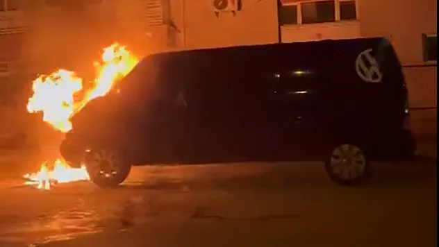 Seyir Halindeki Araç Yanmaya Başladı: İşte O Görüntüler!