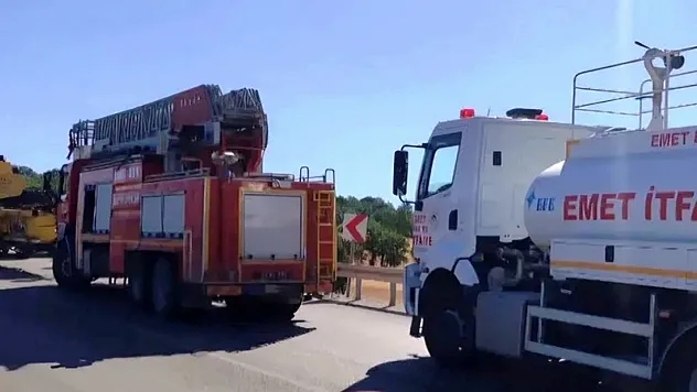 Seyir Halindeki Biçerdöver Alev Aldı!
