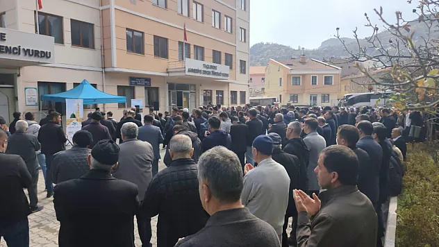 Sezonun Son Kafilesi Uğurlandı: Duygu Dolu Anlar Yaşandı