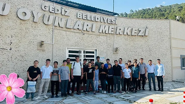 Simav'da Yatılı Yaz Kur'an Kursu Öğrencilerinin Aquapark Keyfi