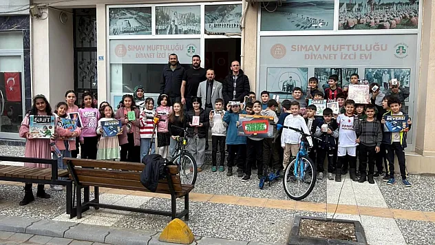 Simav Diyanet Genç Ofisi'nden Öğrencilere Hediye Sürprizi