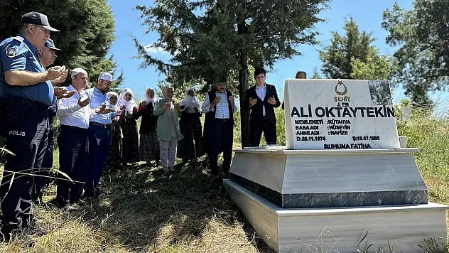 Simav'da Şehit Er Ali Oktaytekin dualarla anıldı