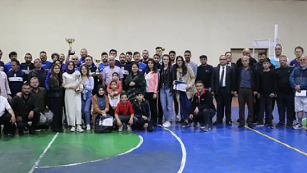 Sinapaşa'da Kaymakamlık kupası tamamlandı