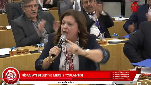 Sinirlendi Ve İtiraf Etti