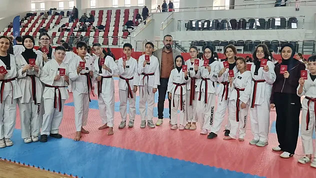 Siyah Kuşak Sınavında Afyonkarahisarlı Sporculardan Önemli Başarı
