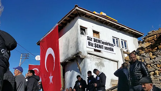 'Siz DEM'lenirken, Biz Şehit Verdik'