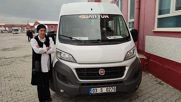 Şoförlük ‘erkek işi’ diyenlere inat 2 yıldır direksiyon sallayan kadının hikayesi