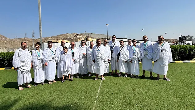 Sömestr Umrecileri Tekbir ve Dualarla Karşılandı