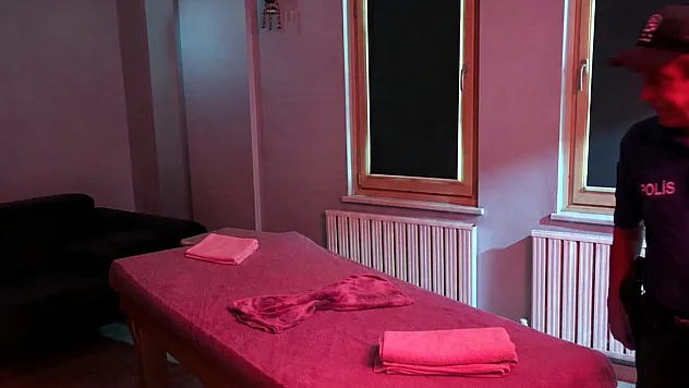 Spa Ve Masaj Salonunda Fuhuş: 10 Gözaltı