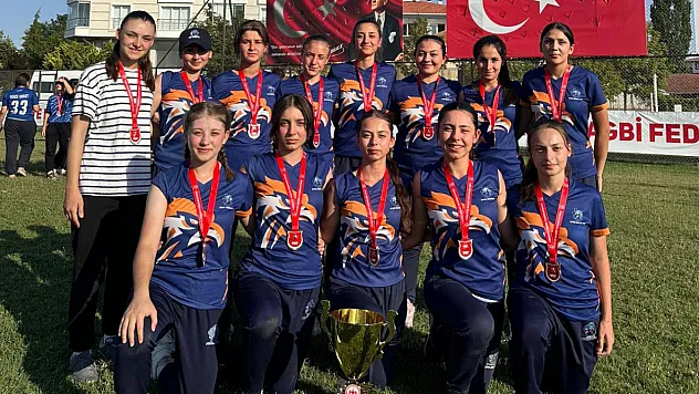 Spor Lisesi'nden İki Zafer