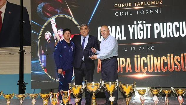 'Spor Sorumluluk Ve Takım Ruhu Kazandıran Bir Eğitim Aracıdır'