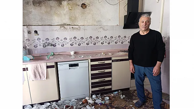 Su Kaçağı Tamir Edilmedi, Mutfak Dolabı Çöktü!