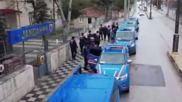Suç Örgütlerine Yönelik 15 İlde Düzenlenen Operasyonlarda 140 Şüpheli Yakalandı