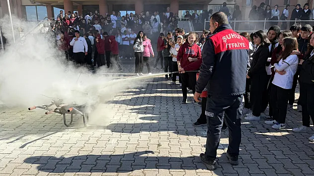 Şuhut Belediyesi Ekipleri, Yangına Karşı Farkındalık Sağladı