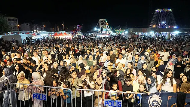 Şuhut'ta Zafer Haftası Coşkusu Konserlerle Sürüyor