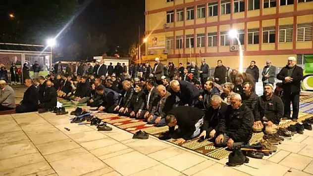 Şükür namazı kıldılar