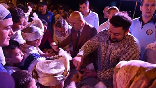 Sünnet Şöleni'ne coşkulu kına – Kocatepe Gazetesi