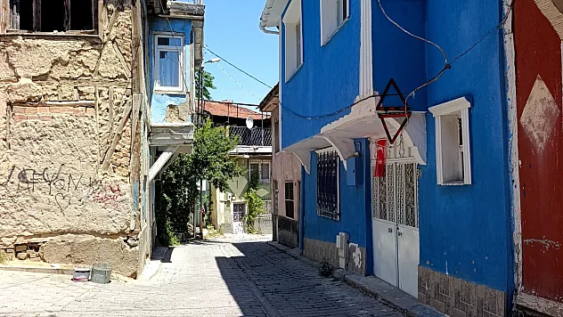 Sürücüler Fark Etsin Diye Kirişe Reflektör Astı