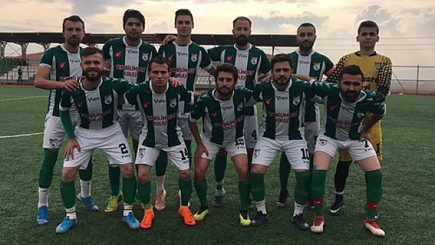 Susuz zirve yarışından kopmadı