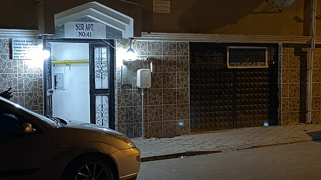 Tabancayla Vuruldu, Eve Gidip 112'yi Aradı